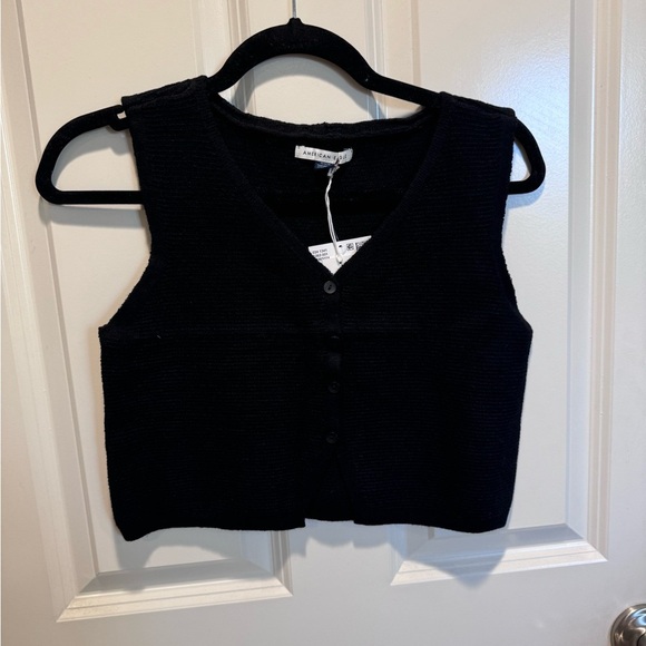 AE Cropped Button up Sweater Vest Size M - Picture 3 of 5